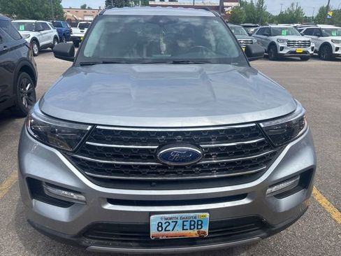 Used 2020 Ford Explorer XLT w/ Equipment Group 202A AWD/4WD image 2