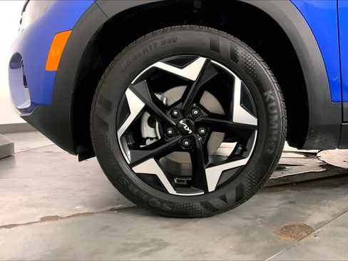 Used 2025 Kia Seltos S FWD image 9