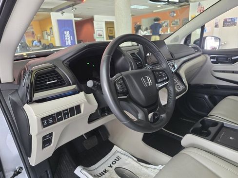 Used 2025 Honda Odyssey Touring image 8