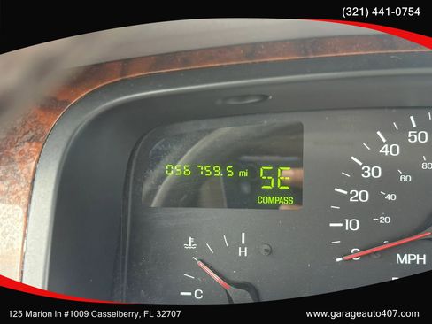 Used 1998 Lincoln Town Car Executive RWD image 17
