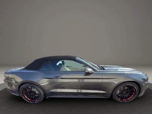 Used 2017 Ford Mustang Premium image 4