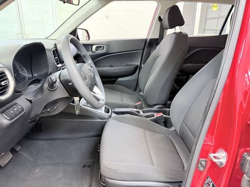 Used 2022 Hyundai Venue SE w/ Cargo Package FWD image 13