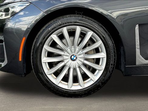 Used 2021 BMW 740i xDrive w/ Luxury Rear Seating Package AWD/4WD image 33