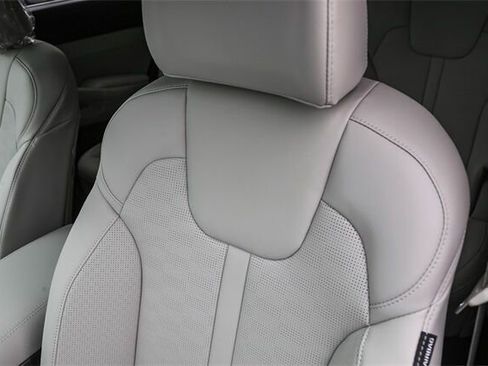 New 2025 Kia Sorento EX image 24