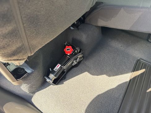 Used 2023 GMC Sierra 2500 SLE image 39