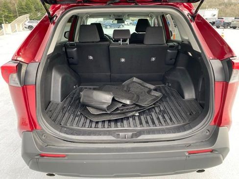 Certified 2022 Toyota RAV4 LE image 8