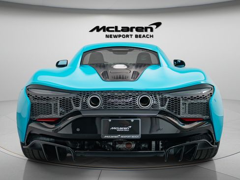 Used 2023 McLaren Artura RWD image 5