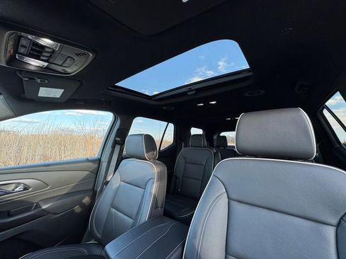 Used 2022 Chevrolet Traverse Premier w/ Redline Edition image 27