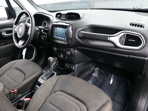 Used 2019 Jeep Renegade Latitude image 13