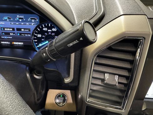 Used 2018 Ford F250 Lariat w/ Lariat Ultimate Package image 28