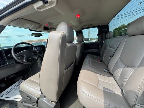 Used 2006 Chevrolet Silverado 1500 LT w/ Onstar Plus Package RWD image 24