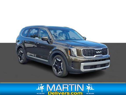 Used 2024 Kia Telluride EX image 1
