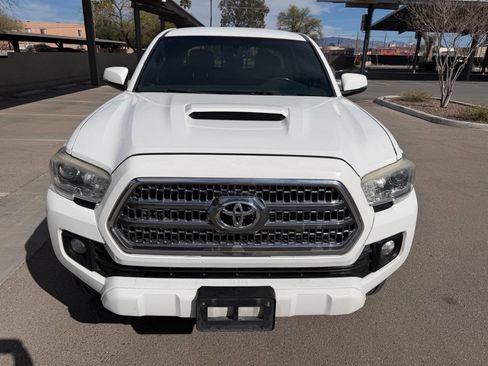 Used 2017 Toyota Tacoma TRD Sport w/ Tow Package image 33