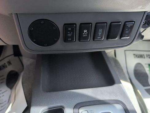 Used 2017 Nissan Frontier SV w/ SV Value Truck Package RWD image 17