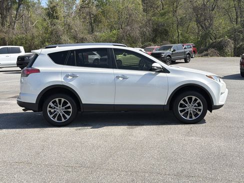Used 2018 Toyota RAV4 Limited image 5