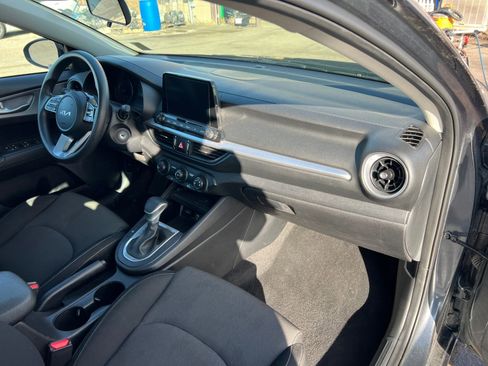 Used 2024 Kia Forte LXS image 16