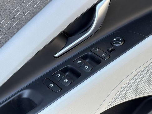 New 2026 Hyundai Elantra Limited FWD image 15