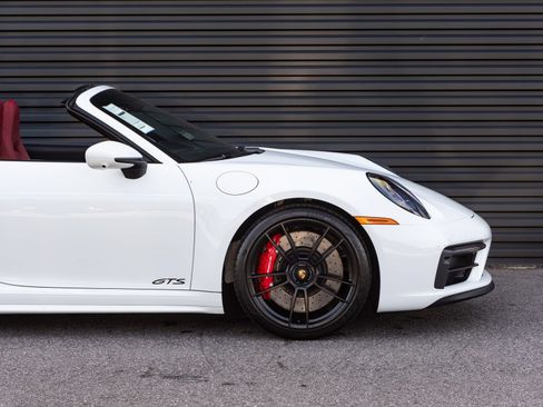Certified 2024 Porsche 911 Targa 4 GTS w/ Premium Package AWD/4WD image 10