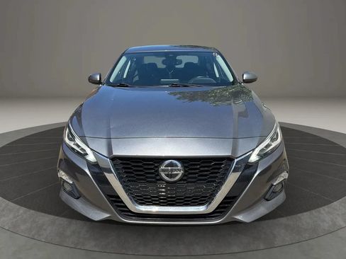Used 2020 Nissan Altima 2.5 SV AWD/4WD image 2