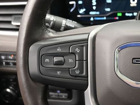 Used 2023 GMC Yukon Denali w/ Denali Reserve Package image 15