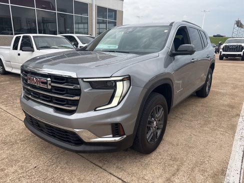 Used 2025 GMC Acadia Elevation FWD image 1