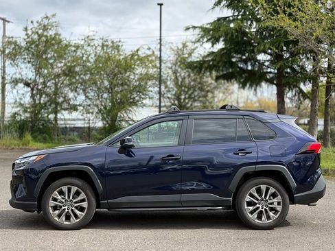 Used 2023 Toyota RAV4 XLE Premium image 2