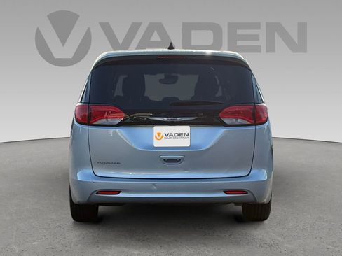 Used 2023 Chrysler Voyager LX image 20