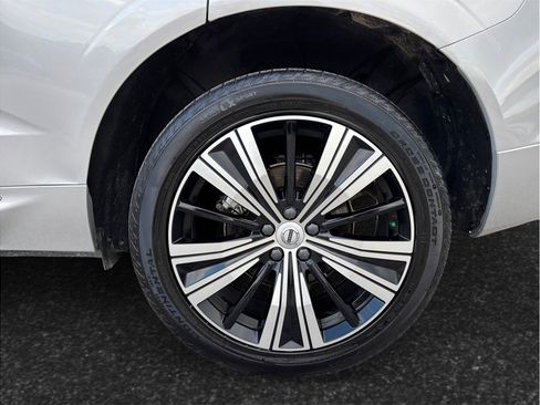 Used 2023 Volvo XC60 B5 Plus w/ Protection Package Premier image 14