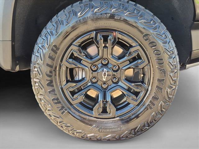 Used 2024 Chevrolet Silverado 1500 ZR2 w/ Technology Package AWD/4WD image 26