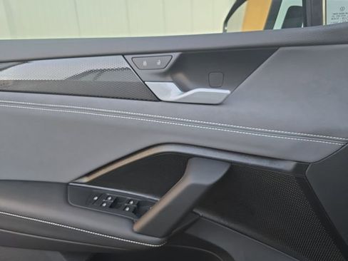 New 2026 Volkswagen Tiguan SE AWD/4WD image 12