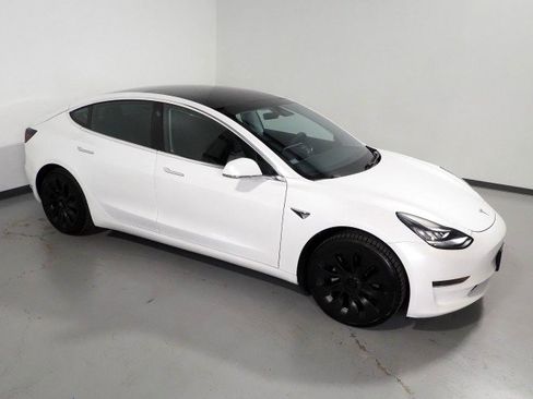 Used 2020 Tesla Model 3 Standard Range Plus image 13
