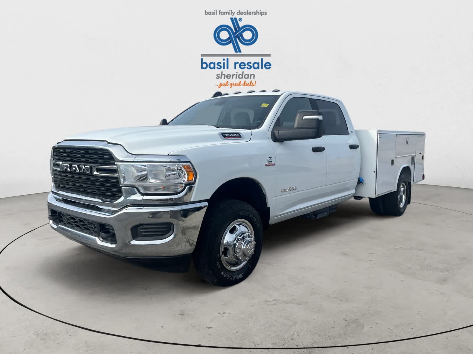 Used 2024 RAM 3500 SLT w/ Quick Order Package 2YG SLT AWD/4WD image 3