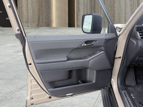 Used 2025 Lexus GX 550 image 31