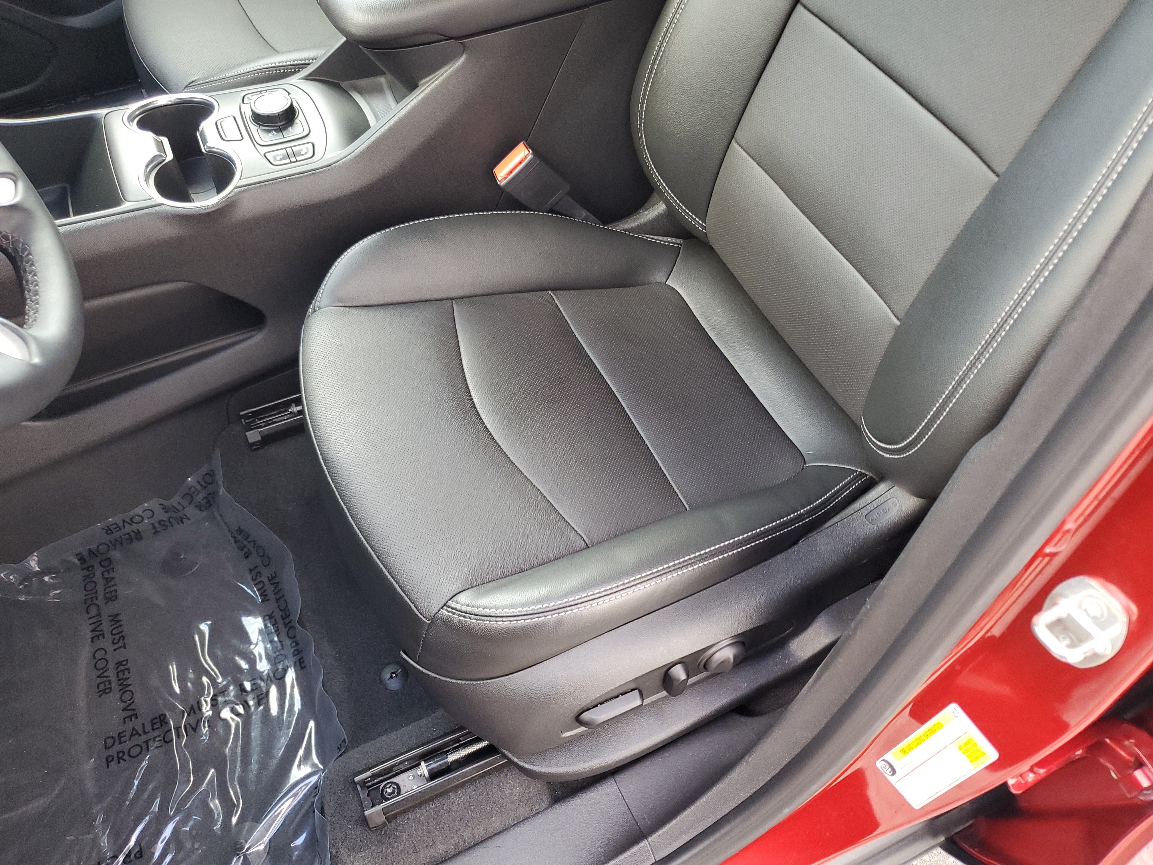 Used 2023 GMC Terrain SLT w/ Tech Package FWD image 22