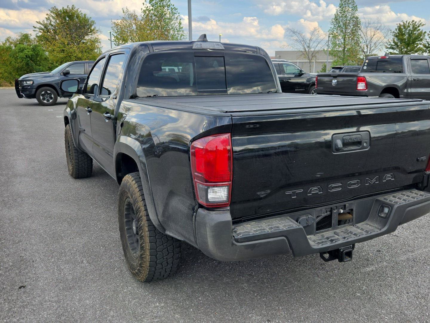 Used 2021 Toyota Tacoma SR5 RWD image 5