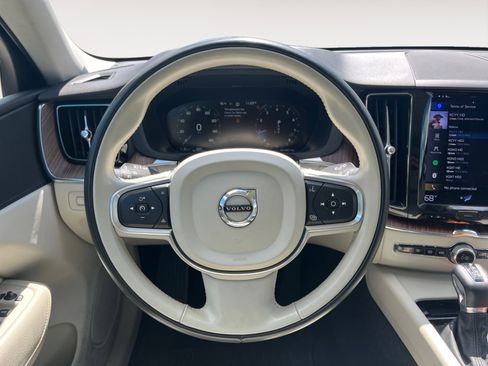 Used 2021 Volvo XC60 T5 Momentum w/ Protection Package Premier FWD image 13