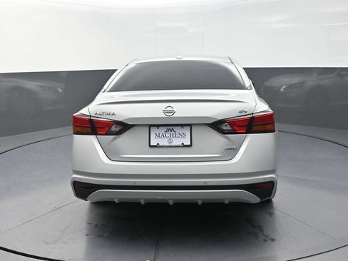 Used 2022 Nissan Altima 2.5 SV AWD/4WD image 9