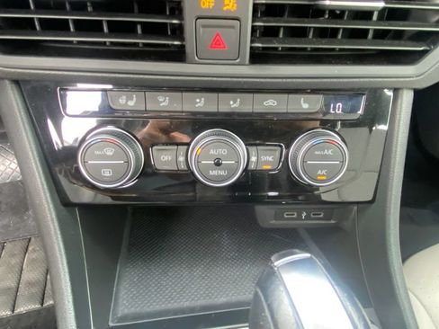 Used 2021 Volkswagen Jetta R-Line w/ R-Line Cold Weather Package FWD image 23