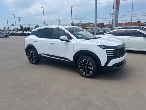 New 2025 Nissan Kicks SV w/ SV Premium Package image 3