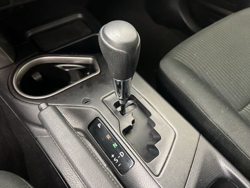 Used 2018 Toyota RAV4 LE FWD image 24