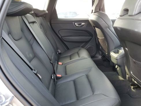 Used 2025 Volvo XC60 B5 Plus image 26