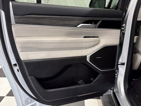 Used 2024 Jeep Wagoneer L Series II w/ Flexible Seating Group AWD/4WD image 23