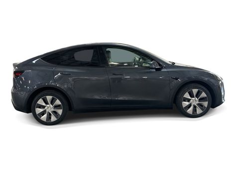 Certified 2023 Tesla Model Y Long Range AWD/4WD image 7