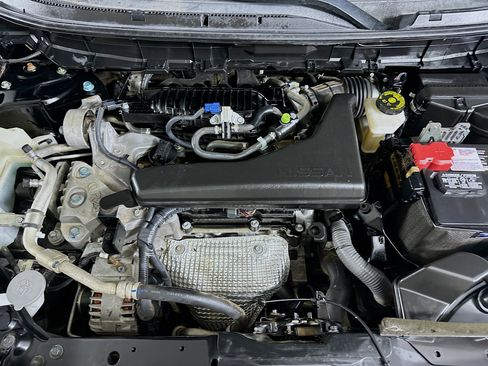 Used 2018 Nissan Rogue S image 30