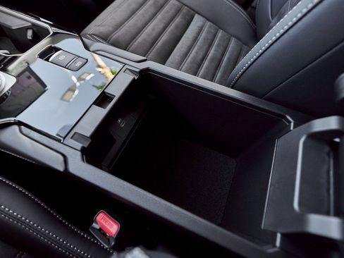 New 2025 Mitsubishi Outlander SE image 41