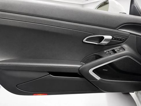 Used 2015 Porsche 911 Carrera S RWD image 17
