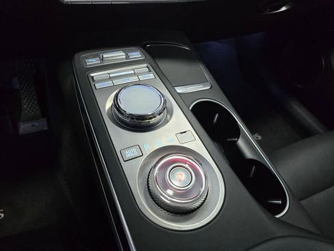 Used 2025 Genesis GV70 2.5T image 32