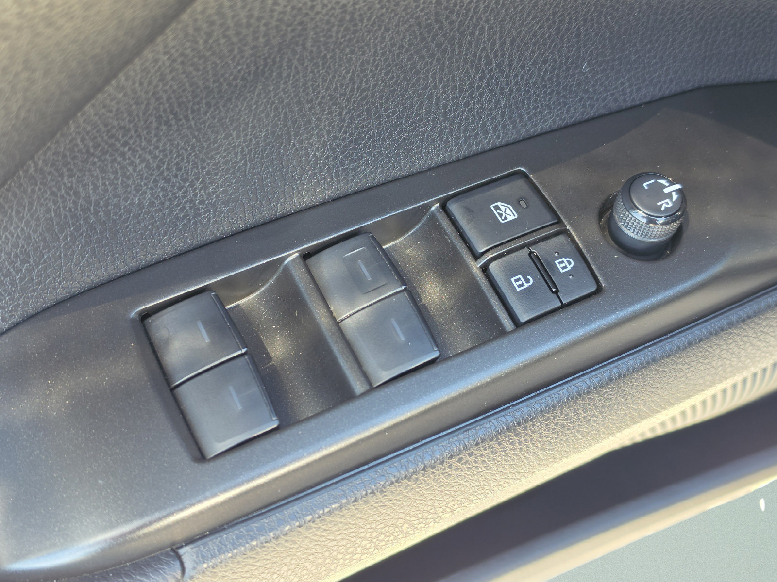 Used 2024 Toyota Camry SE w/ Audio Upgrade Package FWD image 23