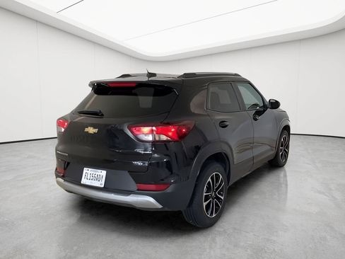 Used 2024 Chevrolet TrailBlazer LT FWD image 3