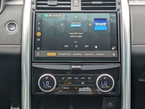 Used 2024 Land Rover Discovery Dynamic SE AWD/4WD image 20